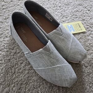 TOMS Men's Light Gray Slip-On Loafers